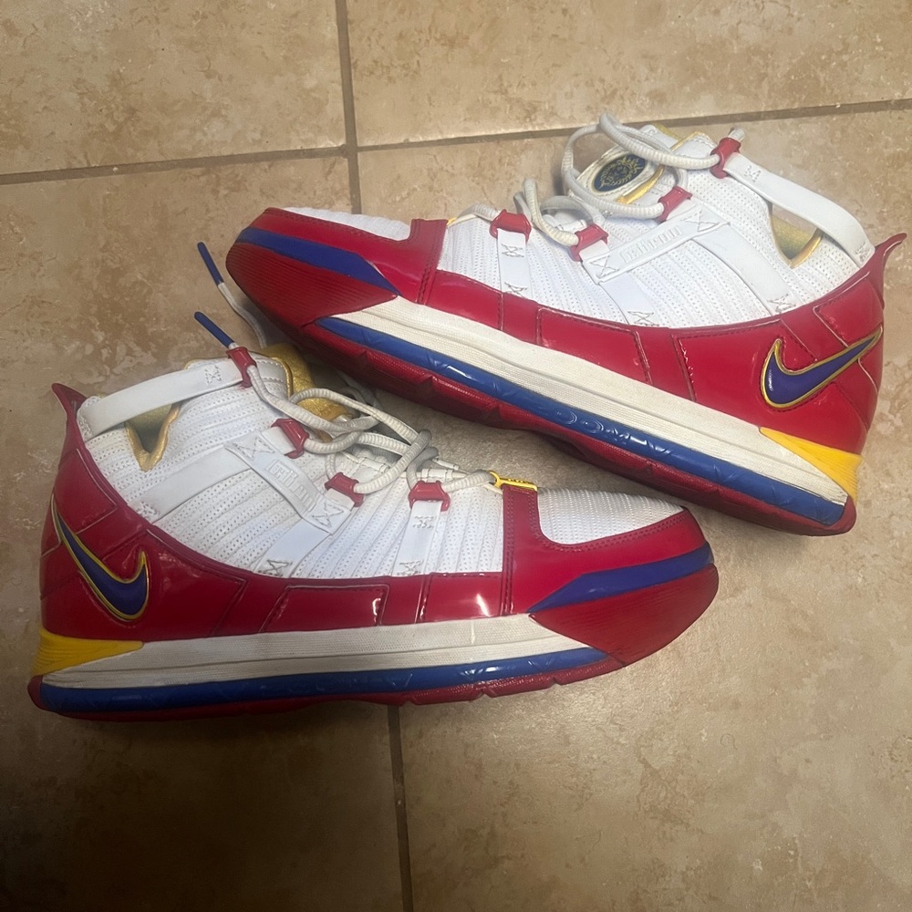 Nike LeBron 3 Superman